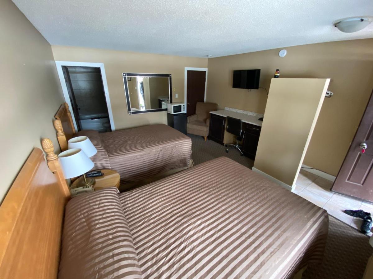 Twin Creeks Motel Lumby Buitenkant foto
